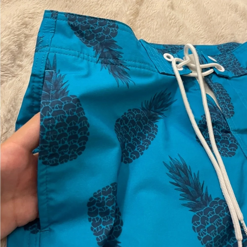 Hollister euc blue